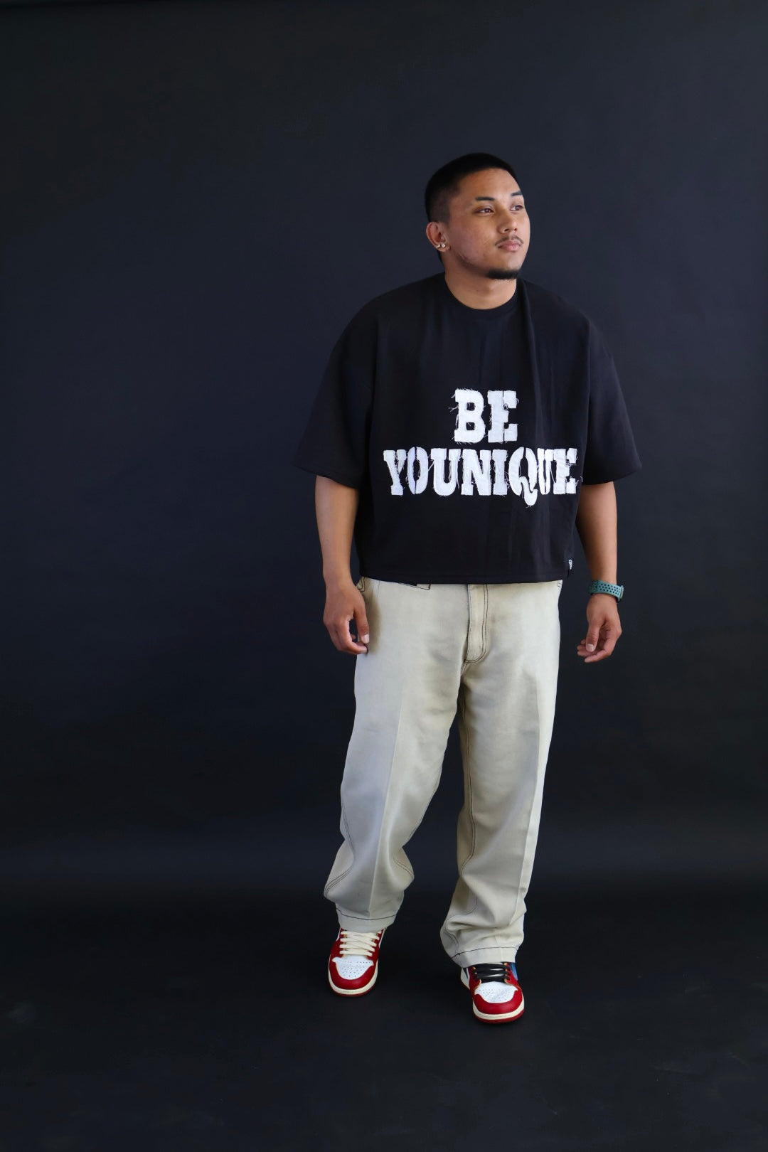 Be Younique Shirt - Box fit