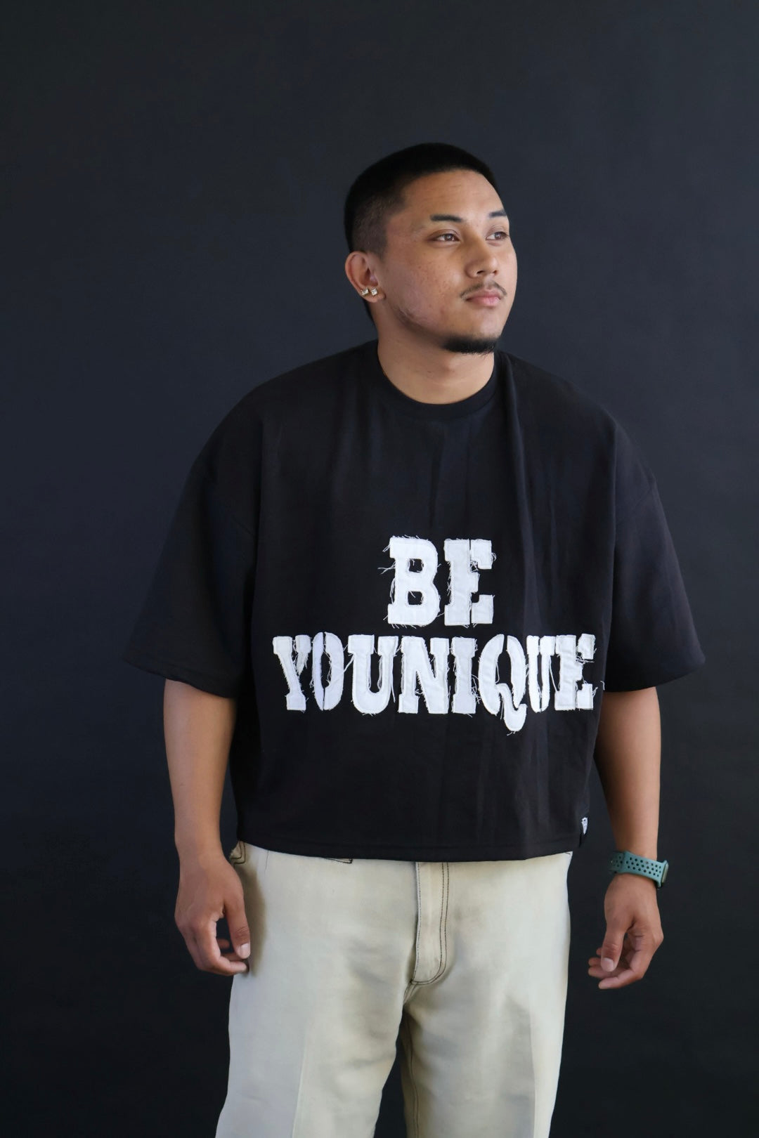 Be Younique Shirt - Box fit