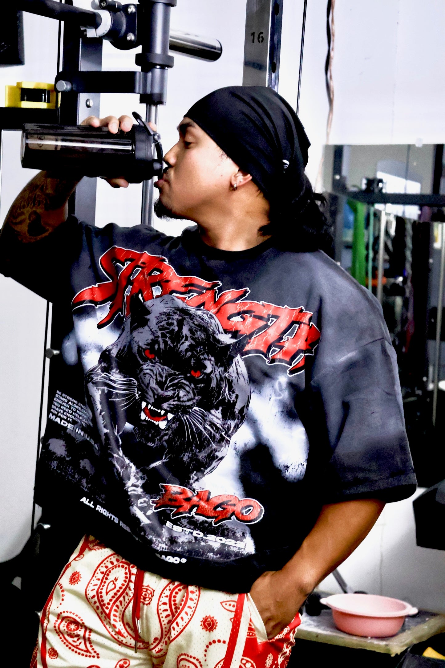 Strength Shirt - Box fit