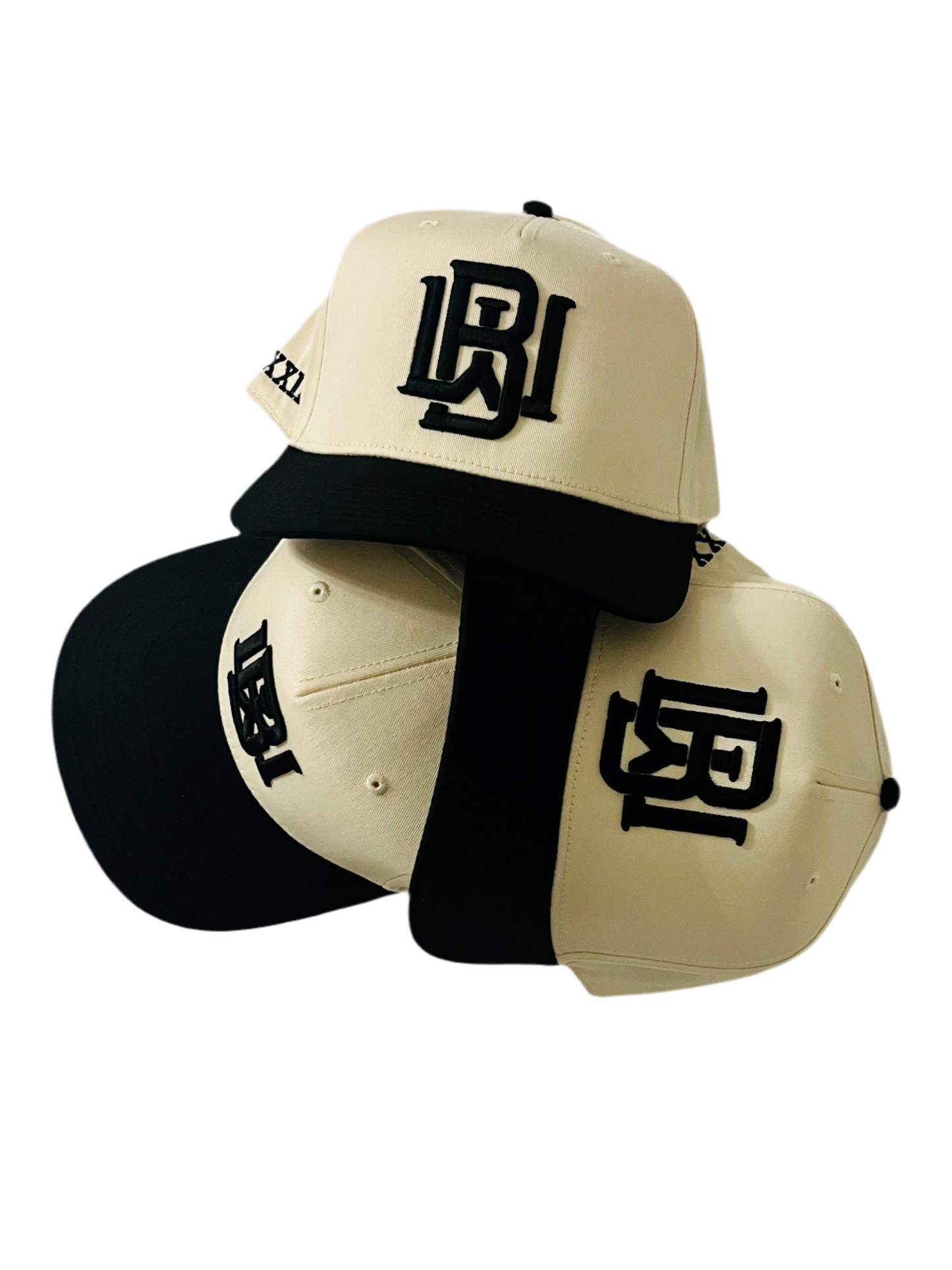 Snap back hat - Cream/ Black