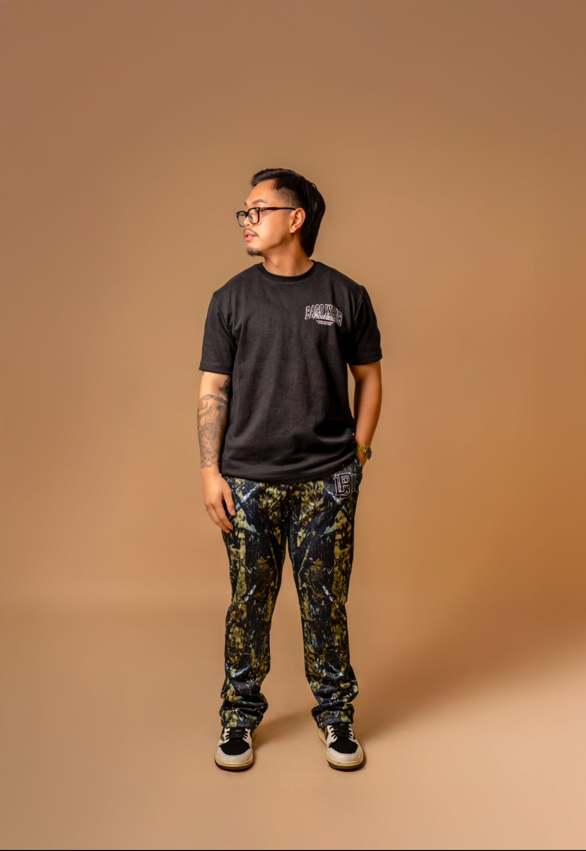 Realistic camo sweat pants