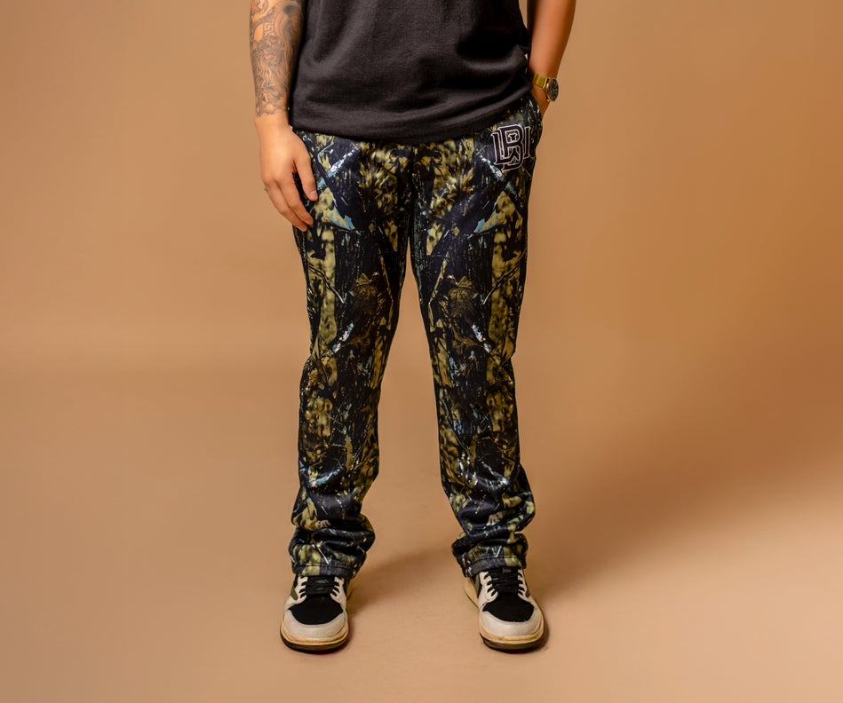 Realistic camo sweat pants